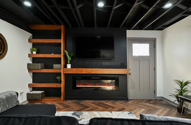 Charming and spacious 1-bedroom apartment with WIFI up to 5G in welcoming KCMO