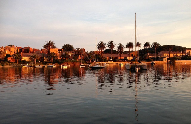 Charming apartment in private residence at 2 steps from the port