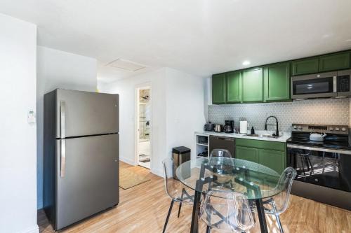 Charming Arboretum Getaway - Guest House