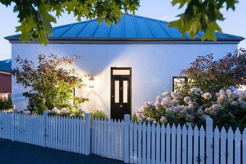 Charming Battery Point Cottage
