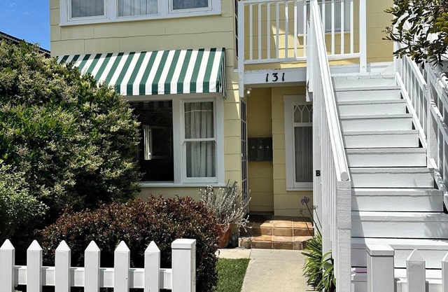 Charming Beach Bungalow, 100 yards from the beach