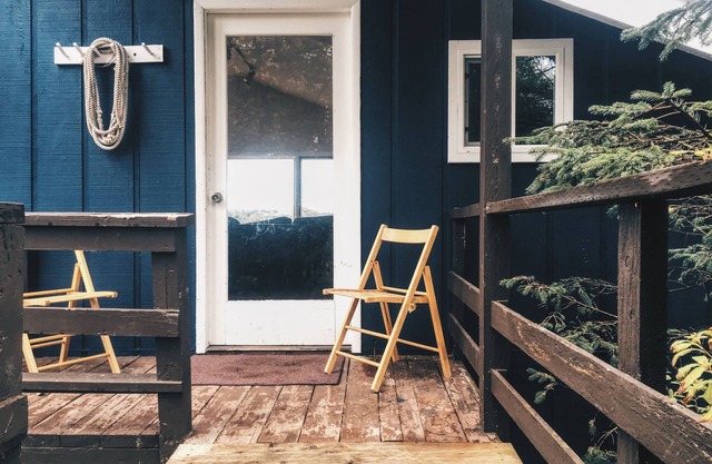 Charming Boathouse Cabin