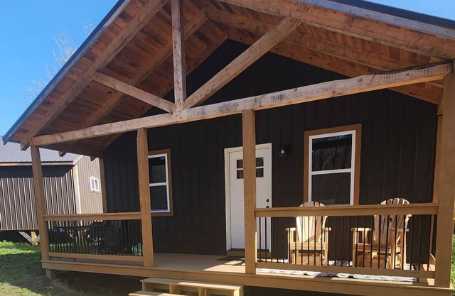 Charming cabin in Beautiful Patten Maine with WiFi, ATV/Snowmobile trail access