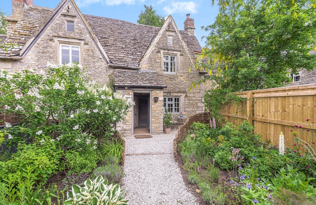 Charming Cotswold Country Cottage & Garden