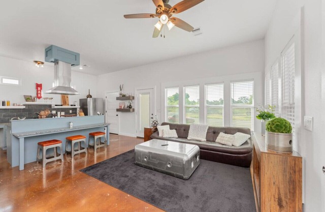 Charming Country Retreat Near Winery, and Brewery