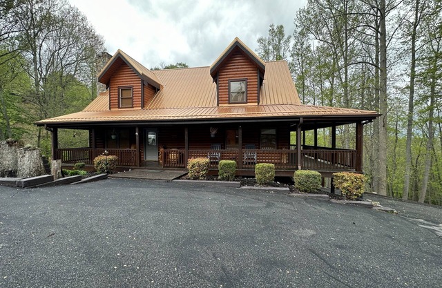 CHARMING & COZY CABIN IN BEAUTIFUL NC MOUNTAINS