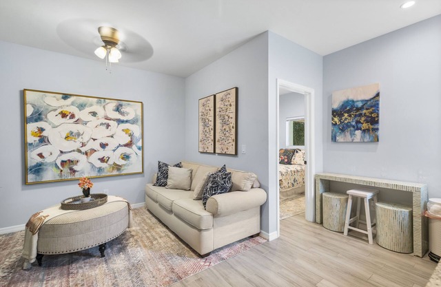 Charming Downtown Guest Home