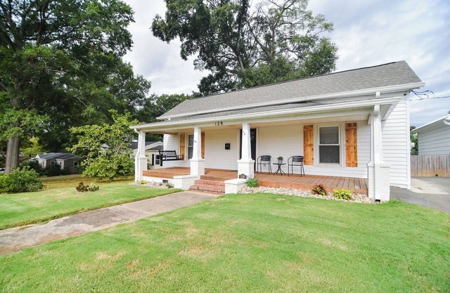 Charming Downtown Fort Mill Home w/Large Backyard