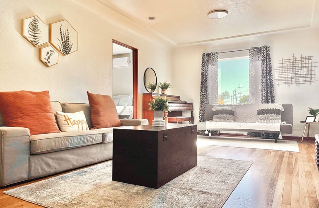 Charming downtown home by bike trail + river + coffee!