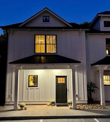 Charming Gainesville Townhome 1