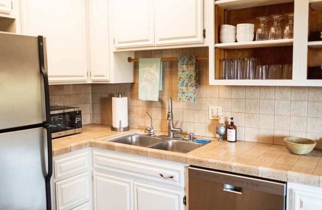 Charming Guest Suite by the Bay