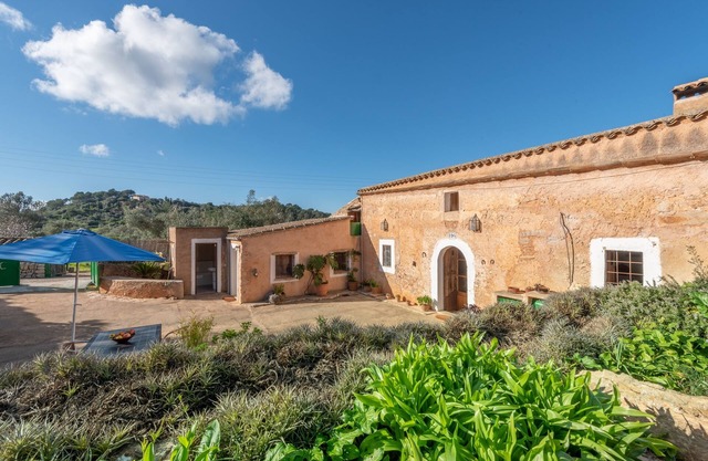 Charming Holiday Home Can Bonjesus with Mountain View, Wi-Fi, Garden & Terrace; Parking Available, Pets Allowed