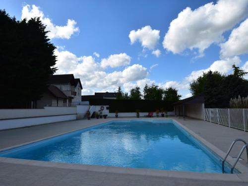 Charming holiday home with pool and pond