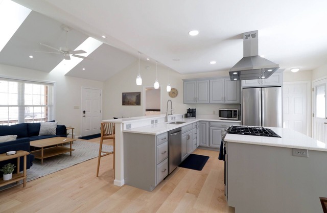 Charming home near PSU - built for memorable game days and family visits