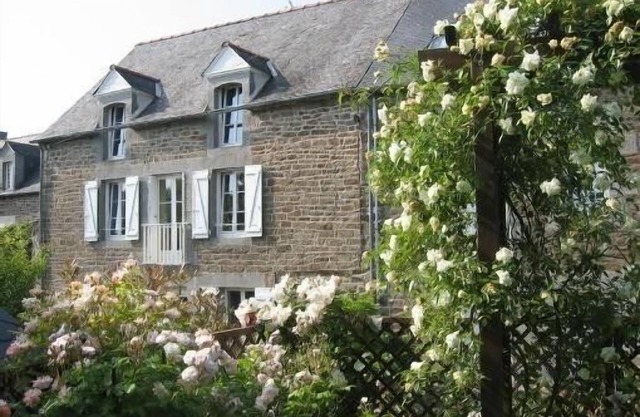 Charming house (18th century) in a fishermen's hamlet by the Rance River