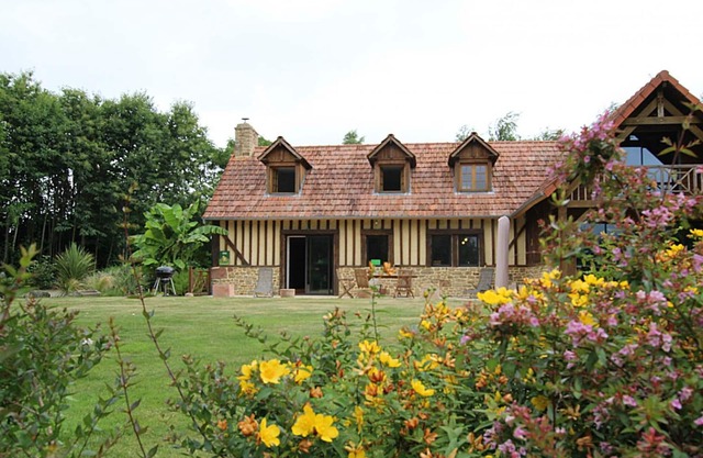 Charming house with garden and parking in Val-Saint-Père