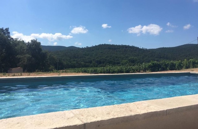 Charming house in wine estate with swimming pool.