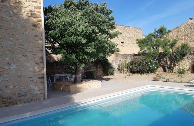 CHARMING HOUSE NEAR BEZIERS 5 BEDROOMS WITH GARDEN AND SWIMMING POOL