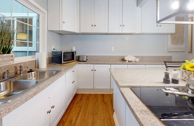 Charming House w/ Wi-Fi + Self Check-in