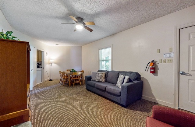 Charming Lake Junaluska Apartment with Pool, Tennis, Golf & Scenic Views