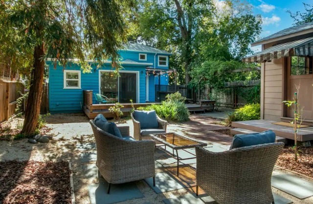 Charming mid-century home in Old North Davis! Perfect for longer stays!