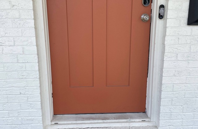 Charming Mid-Century Modern get away for up to 7