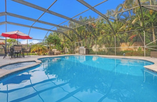 Charming private pool home 3br/2 bath