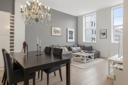 Charming Retro-Modern Apartment in Centrum North