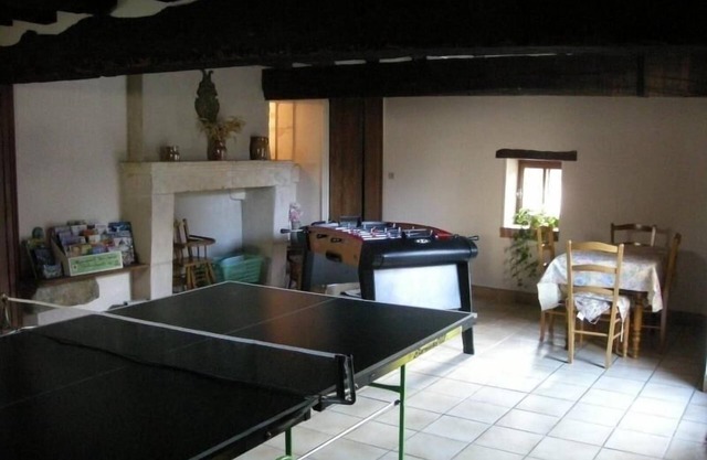 Charming Rustic Home in Berry - Near Zoo, Game Room, Garden & More!