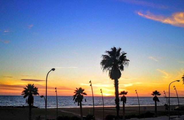 Charming sea front apartment,with 2 bedrooms, AC ,kitchen, washing machine, wifi