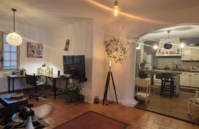 Charming, spacious and tastefully decorated apartment in a quiet location.