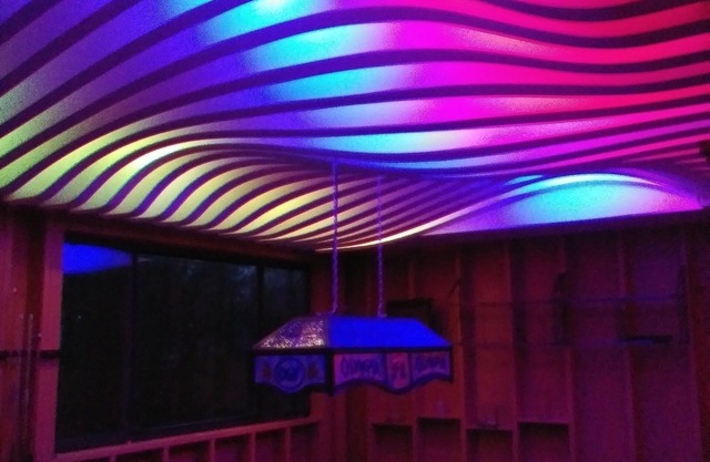 Charming studio with Amazing hot tub a swimming pool,pool table.