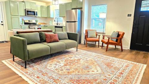 Charming & Stylish in Mid-Town