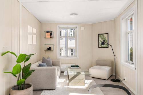 Charming Townhouse - Walk Everywhere!