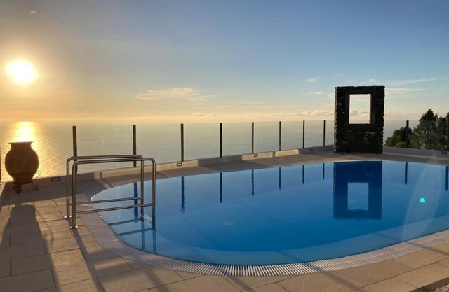 Charming Villa in Fajã da Ovelha with Private Pool