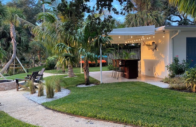 Charming Waterfront 3-bedroom house in Jupiter Inlet Village District