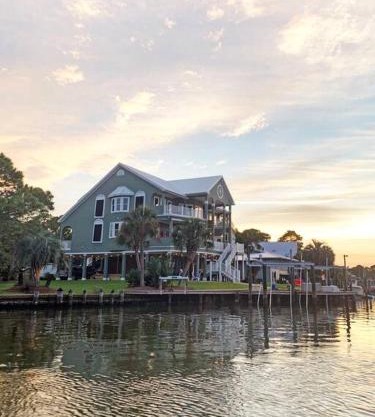 Chateau on Colony Cove