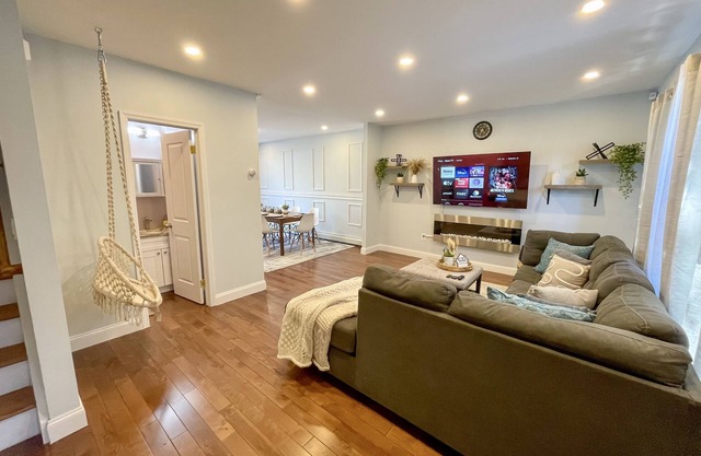 Cheer-Full 3bedroom House/n Casino