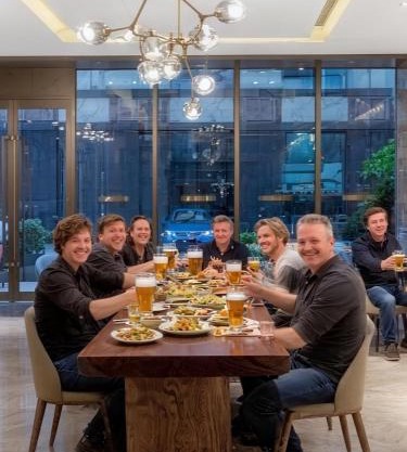 Chengdu Yueming Hotel,2-minute walk to Subway ,close to Kuanzhai Alley and Chunxi Road,Free laundry, Free coffee, Chengdu food,English communication well,Private travel advice