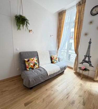 Chez Zenovia