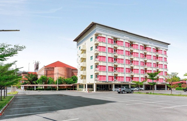 Chic Double Retreat | Cozy Vresotel Comfort