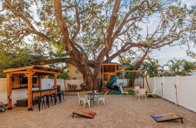 Chic & Spacious SoHo Retreat Near Downtown & UT