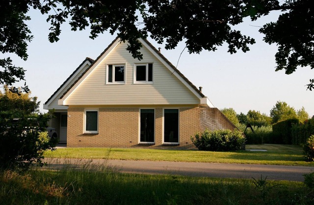 Chic Villa with Pool & Tennis