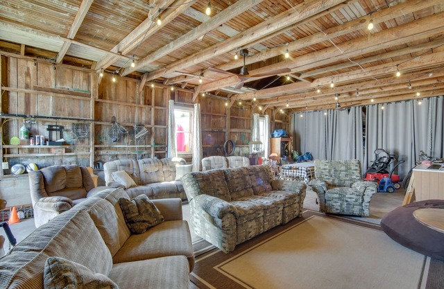 Chincoteague Home w/Pool - Walkable Location!