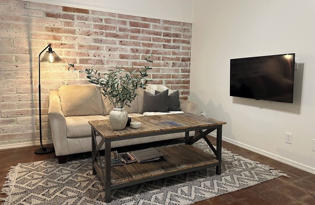 Chula Vista Cottage - Fully stocked, clean and central 1 bed, 1 bath in Tucson