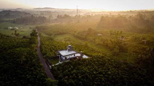 Cinnamon Forest - Private Luxury Villa in Hikkaduwa