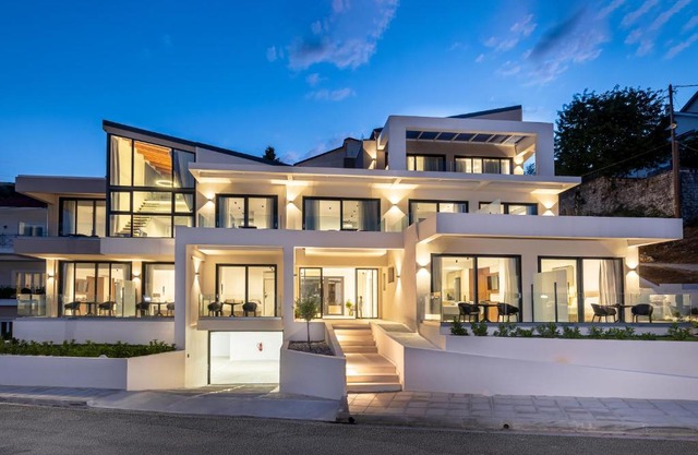 CITY HILL Luxury Apartments