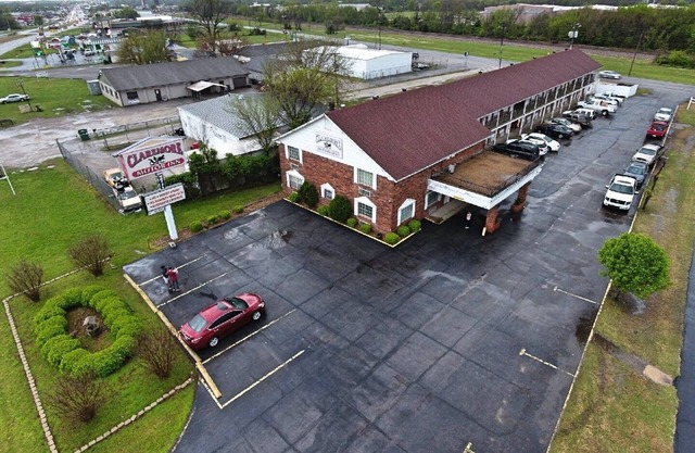 Claremore Motor Inn