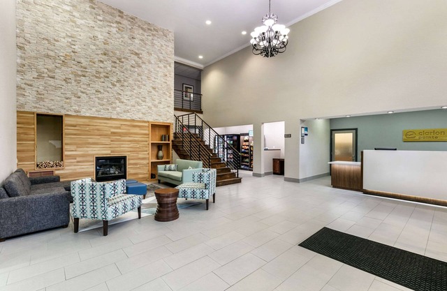 Clarion Pointe Columbus-Bradley Park