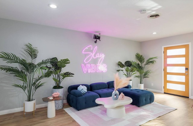 Clark | heated pool&spa, 6 mi to beach, sleeps 8